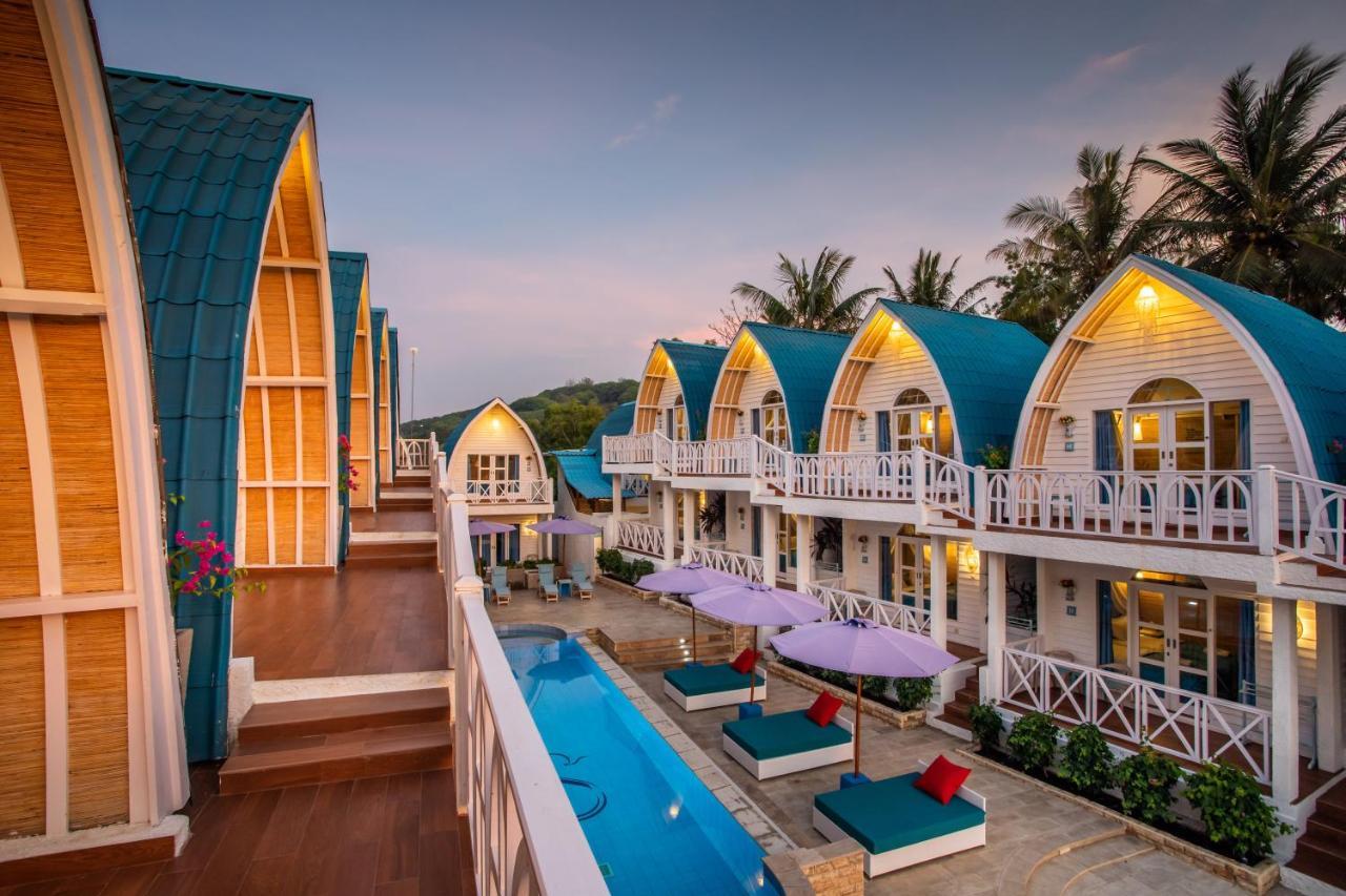 Santorini Beach Resort Gili Trawangan Esterno foto
