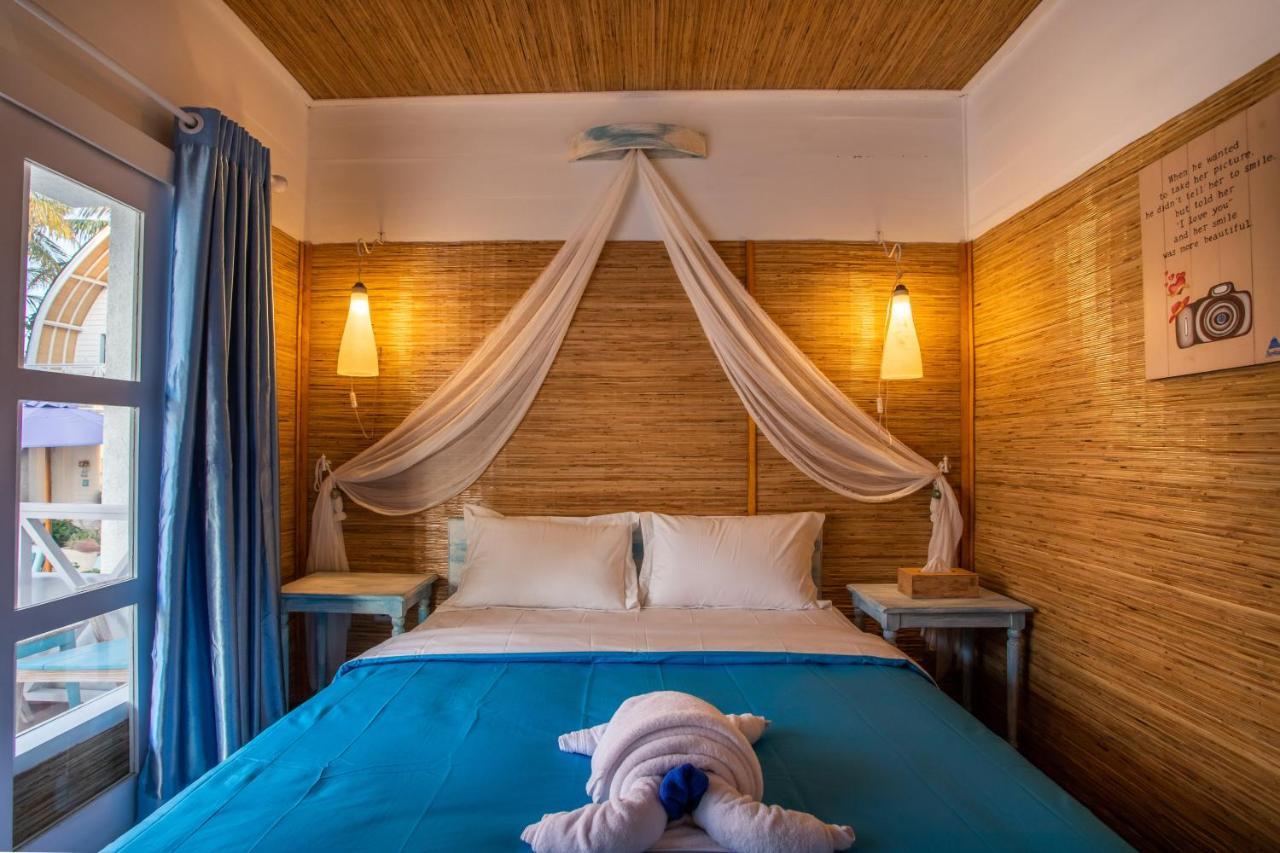 Santorini Beach Resort Gili Trawangan Esterno foto
