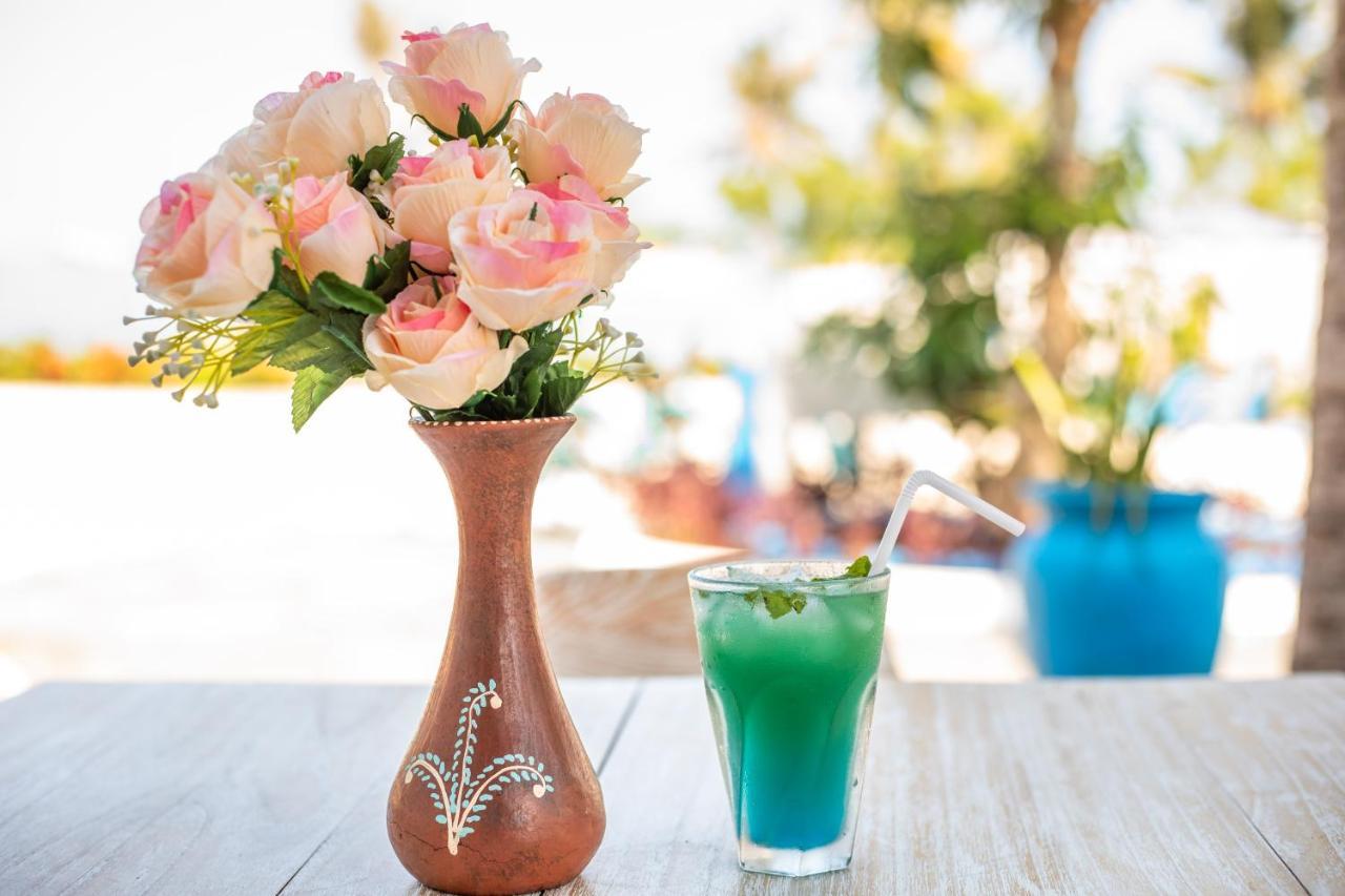 Santorini Beach Resort Gili Trawangan Esterno foto